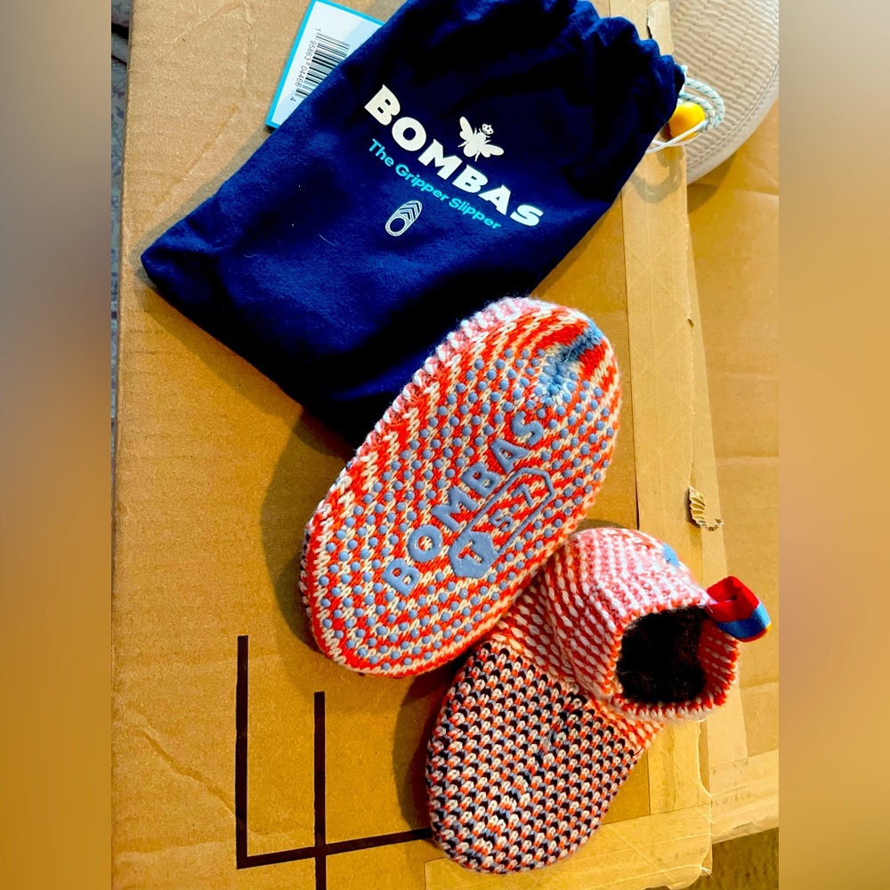 Bombas kids slippers.